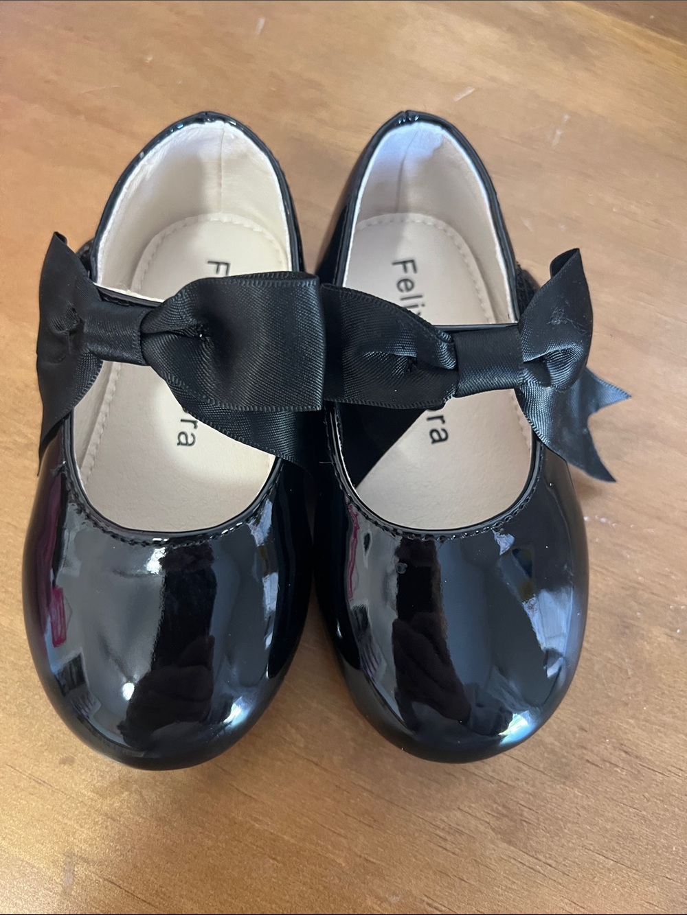 Girls' Black Patent Ballet Flats with Bow